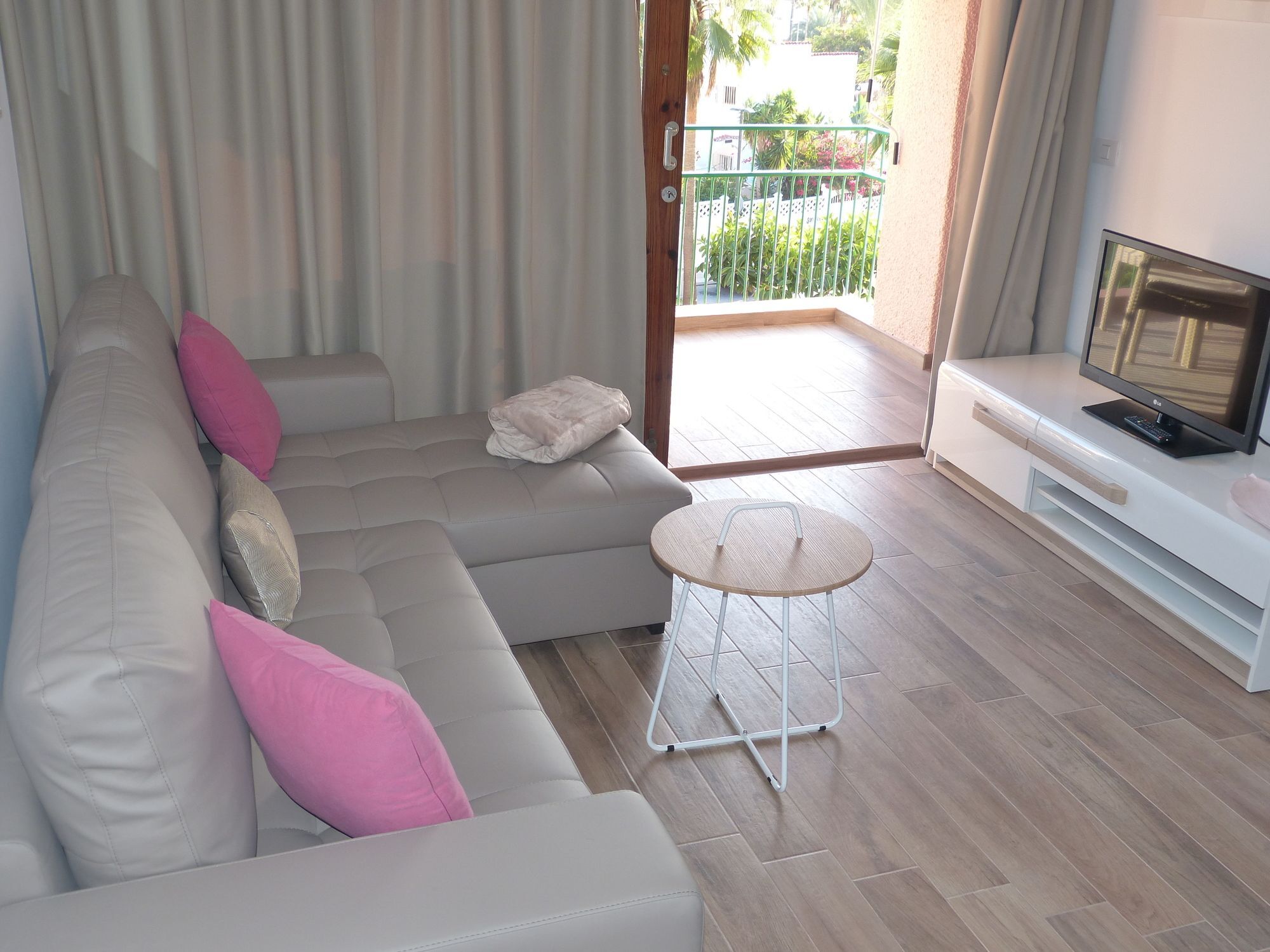 Ocean View Apartment Адехе Екстериор снимка