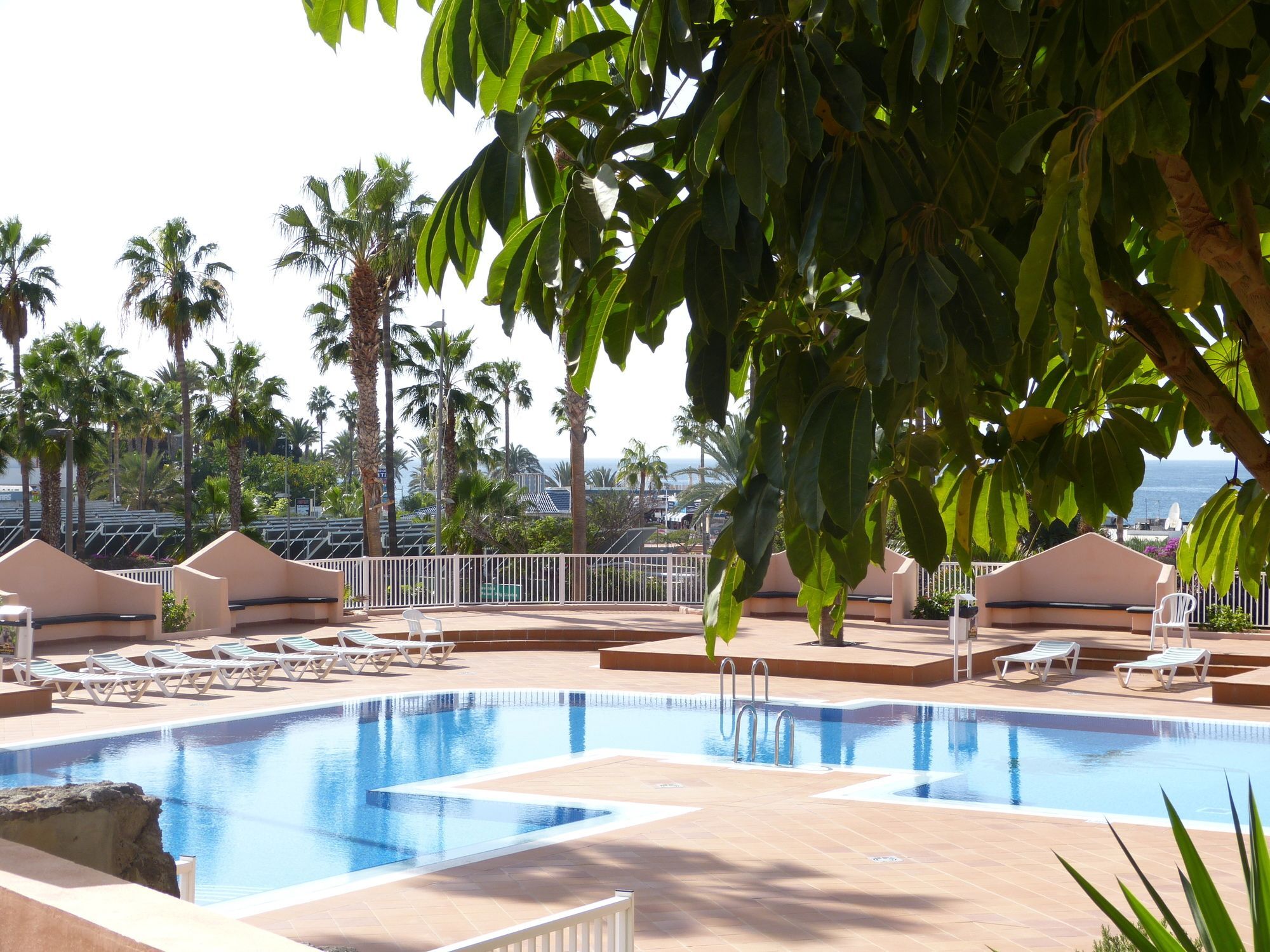 Ocean View Apartment Адехе Екстериор снимка